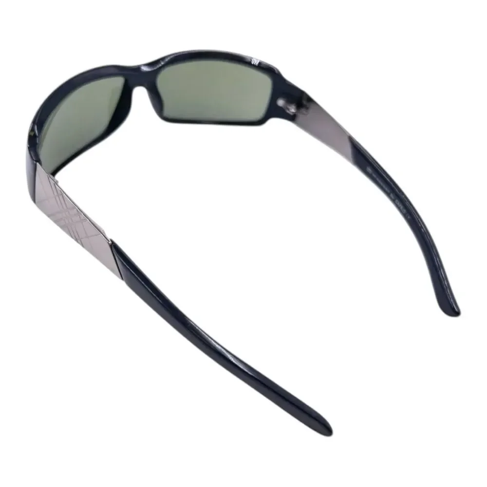 Burberry chic sunglasses